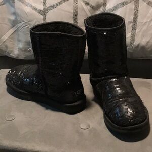 UGG Australia RARE classic short black sequin sparkle boots size 8